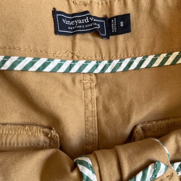 Vineyard vines brown/tan shorts size 8 15.5” across flat with some stretch 12” r - Picture 2 of 3